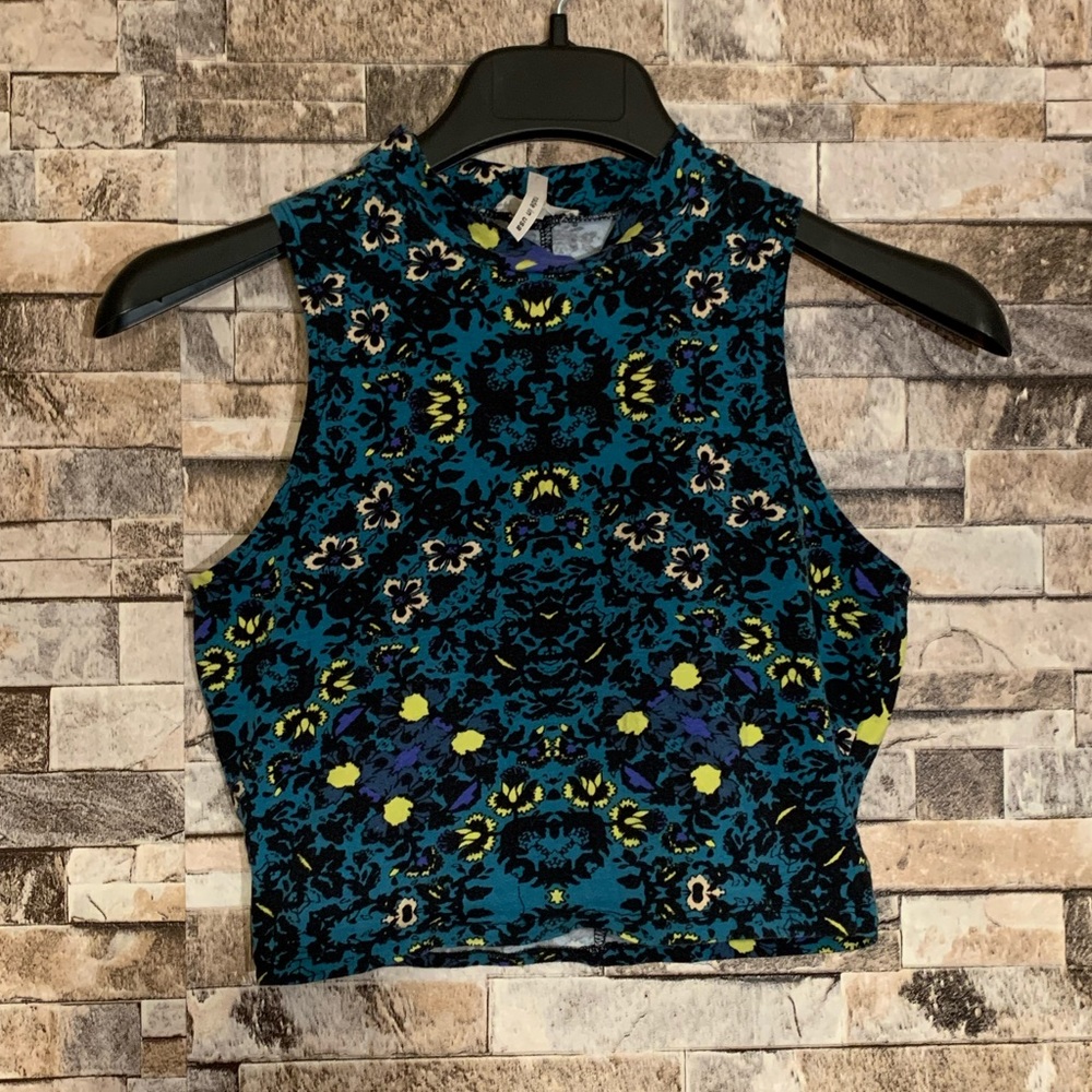 Kirra Geometric Print Crop Top